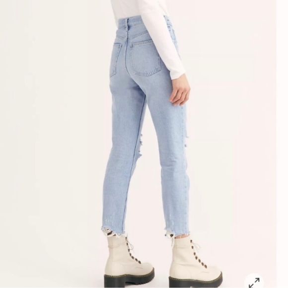Free People Distressed Buttonfly Light Wash Cropped Skinny Jeans - Picture 7 of 14
